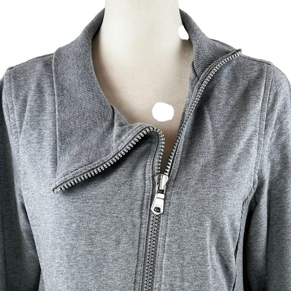 Like new LOU & Grey Athleisure Jacket Size Medium - Picture 8 of 10